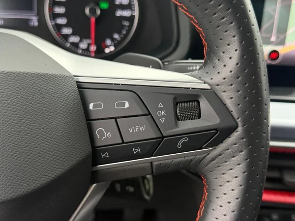 SEAT Arona (2023) — foto 4 van 21