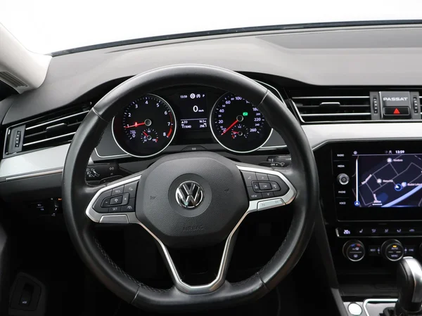 VOLKSWAGEN Passat SW (2020) — foto 21 van 23