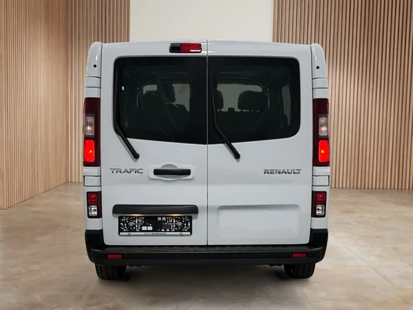 Renault Trafic (2023) — foto 27 van 29