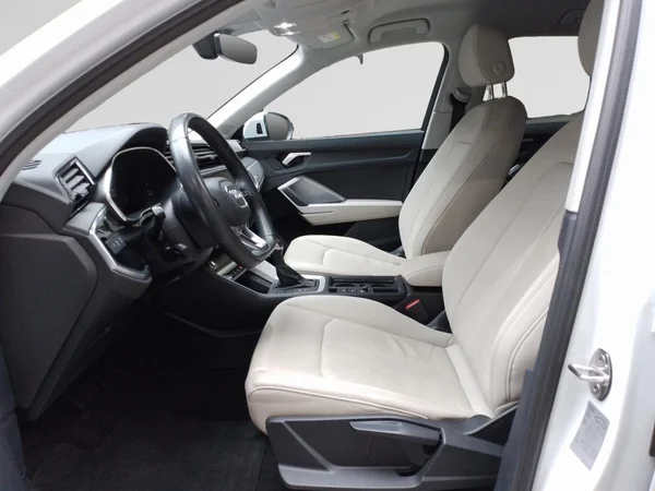 AUDI Q3 PHEV (2023) — foto 2 van 22