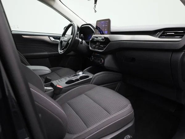 Ford Kuga (2022) — foto 27 van 39