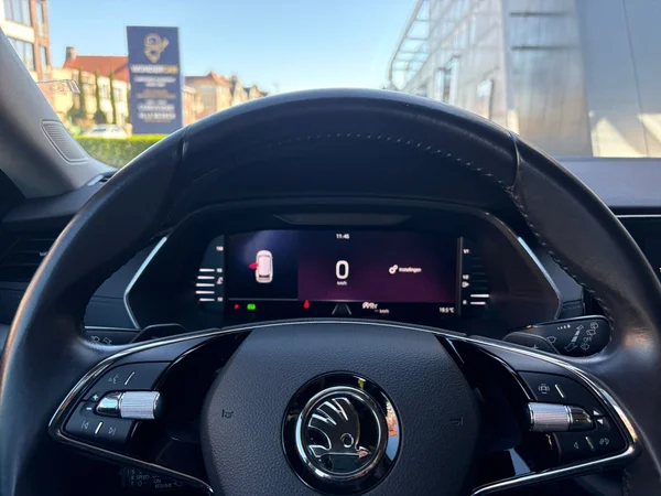 SKODA Octavia Combi (2020) — foto 5 van 24