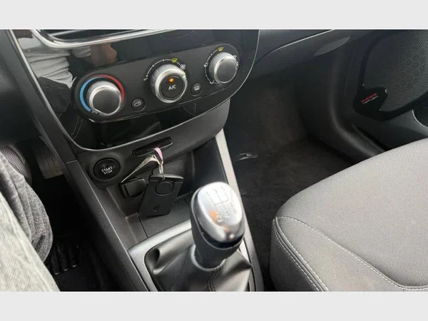 Renault Clio IV Phase II (2017) — foto 13 van 24