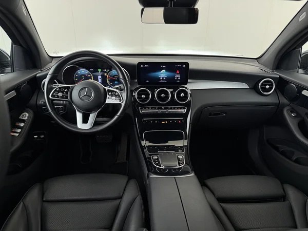 MERCEDES GLC 300 (2021) — foto 32 van 32