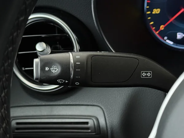 MERCEDES GLC 300 (2021) — foto 16 van 32