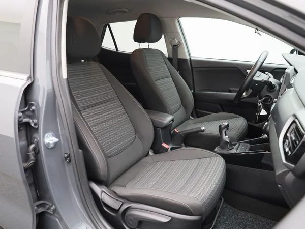 Kia Stonic (2021) — foto 25 van 35