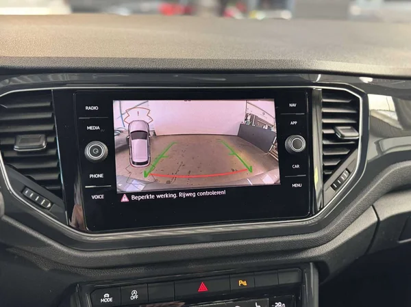 Volkswagen T-Roc (2020) — foto 6 van 17