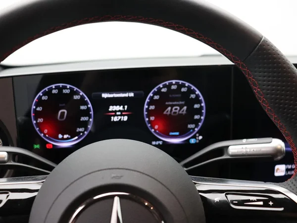 Mercedes-Benz CLA (2025) — foto 4 van 27