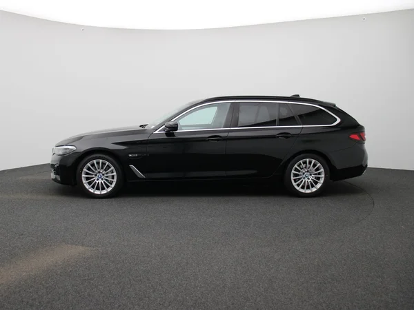 BMW 5 Reeks (2022) — foto 43 van 47