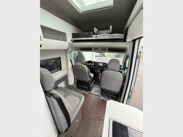 VOLKSWAGEN Grand California (2021) — foto 5 van 19