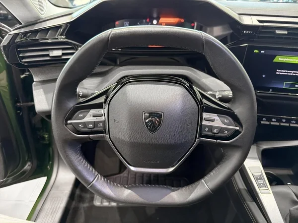 Peugeot 308 (2024) — foto 2 van 18