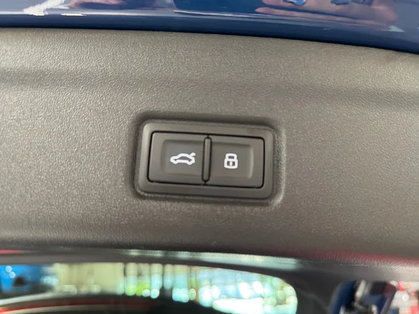 AUDI Q6 e-tron (2025) — foto 5 van 25
