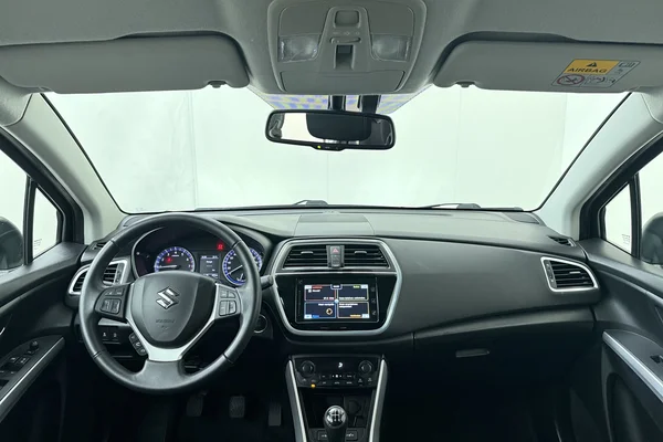 Suzuki SX4 S-Cross (2018) — foto 21 van 21