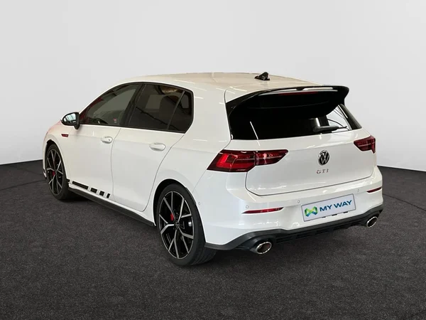 VOLKSWAGEN Golf VIII GTI (2021) — foto 17 van 23