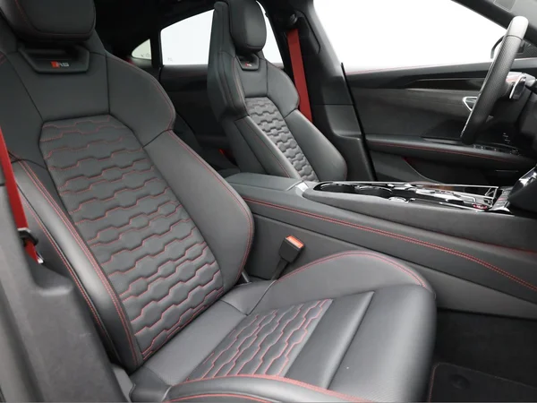 AUDI RS e-tron GT (2021) — foto 26 van 31