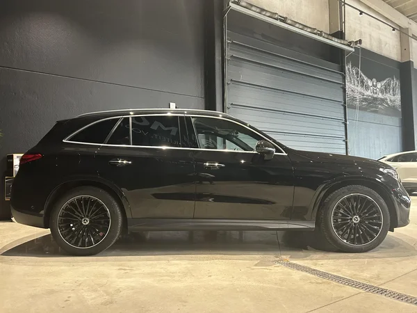 Mercedes-Benz GLC (2026) — foto 12 van 29