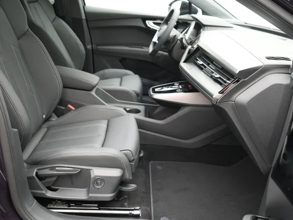 AUDI Q4 e-tron (2025) — foto 13 van 20