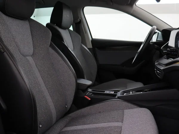 SKODA Octavia Combi (2024) — foto 19 van 19