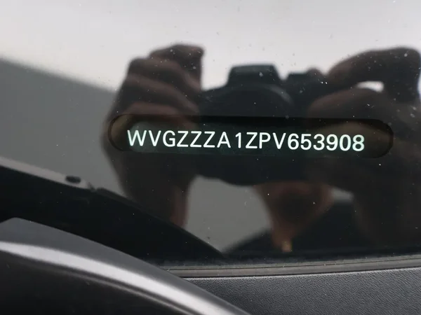 Volkswagen T-Roc (2023) — foto 19 van 27