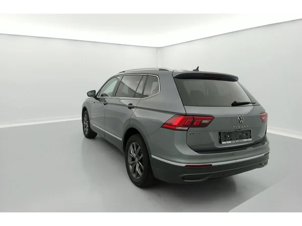 VOLKSWAGEN Tiguan Allspace (2023) — foto 35 van 36