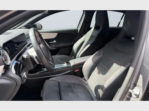 Mercedes-Benz A 180 (2023) — foto 2 van 31