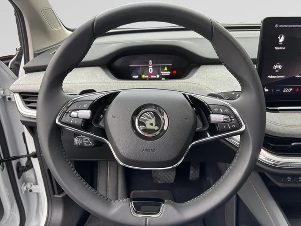 SKODA Enyaq Coupé (2023) — foto 14 van 24
