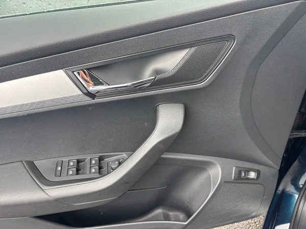 SKODA Karoq (2024) — foto 6 van 18