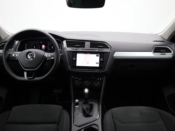 VOLKSWAGEN Tiguan (2019) — foto 15 van 18