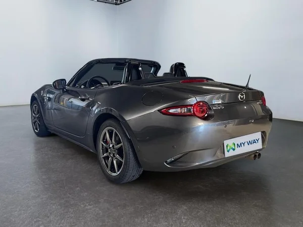 MAZDA MX-5 (2023) — foto 21 van 27