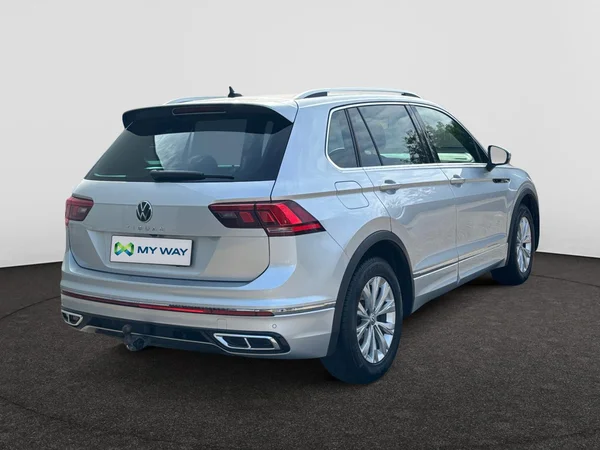 VOLKSWAGEN Tiguan (2021) — foto 20 van 24