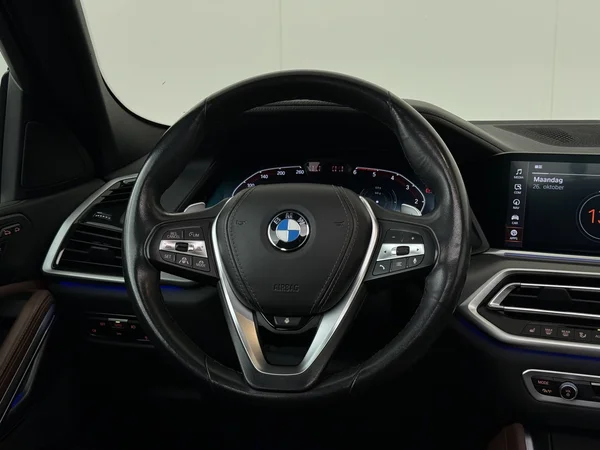 BMW X6 (2022) — foto 14 van 32