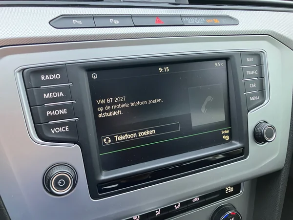 VOLKSWAGEN Passat SW (2015) — foto 13 van 23