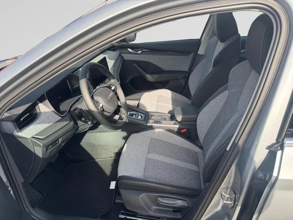 SKODA Octavia Combi (2026) — foto 18 van 21