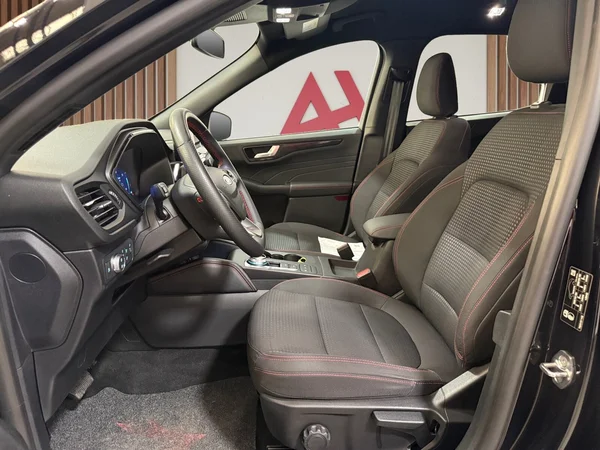 Ford Kuga (2022) — foto 4 van 29