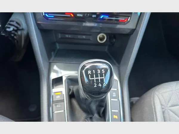 Volkswagen Tiguan (2023) — foto 15 van 33