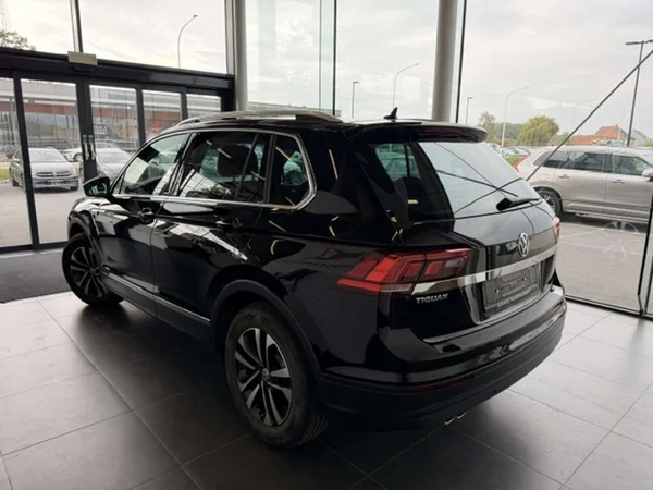 Volkswagen Tiguan (2019) — foto 18 van 22