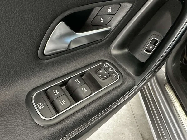 Mercedes-Benz CLA (2023) — foto 7 van 15