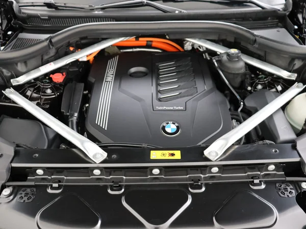 BMW X5 (2022) — foto 6 van 33