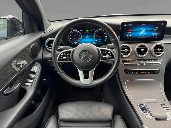 Mercedes-Benz GLC (2021) — foto 6 van 21