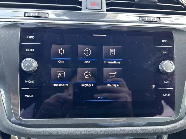 VOLKSWAGEN Tiguan (2022) — foto 22 van 32