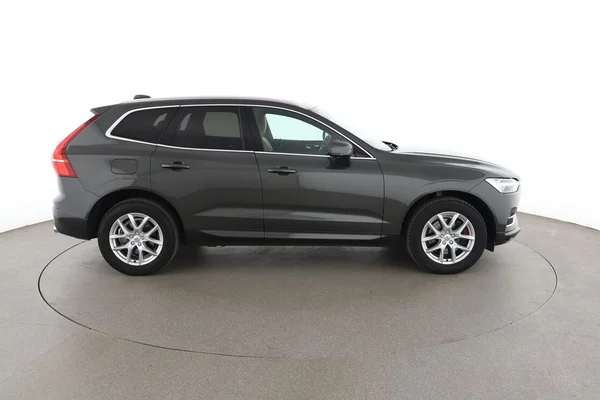 Volvo XC60 (2019) — foto 13 van 16