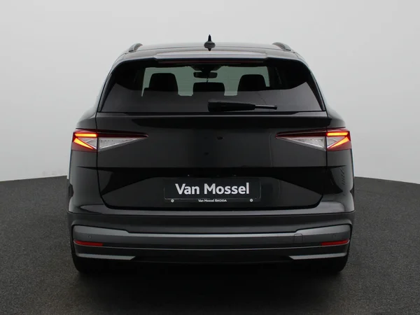 Škoda Enyaq iV (2023) — foto 39 van 43