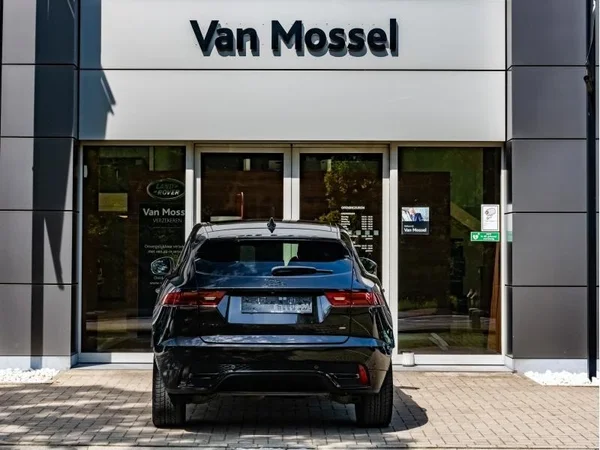 Jaguar E-PACE (2023) — foto 25 van 29