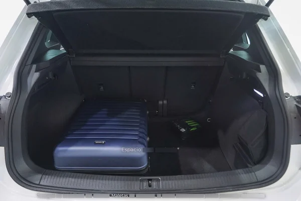 Volkswagen Tiguan (2022) — foto 7 van 47