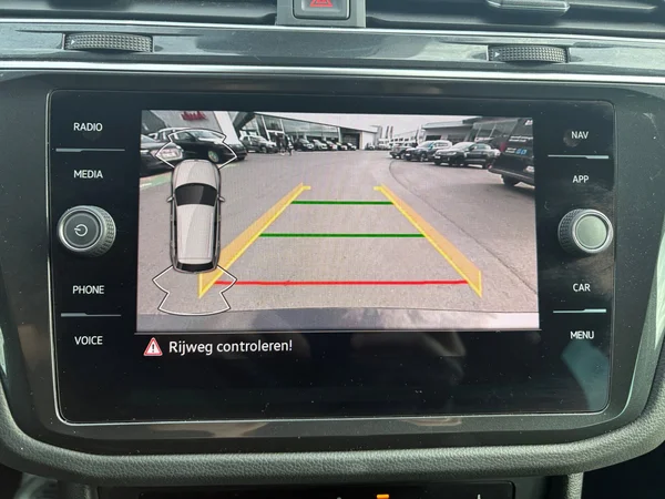 VOLKSWAGEN Tiguan (2023) — foto 5 van 21