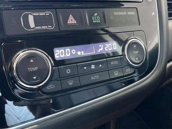 Mitsubishi Outlander (2018) — foto 8 van 21