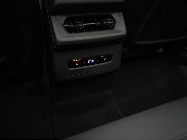 AUDI Q6 e-tron (2025) — foto 6 van 25