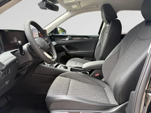 VOLKSWAGEN Tiguan (2026) — foto 24 van 24