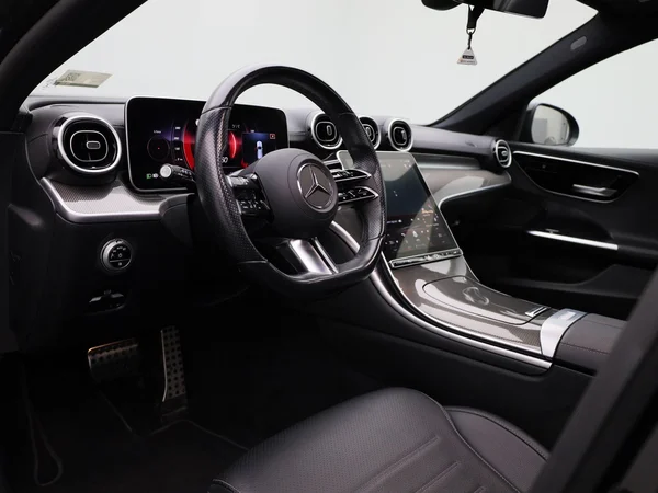 Mercedes-Benz C-Klasse (2022) — foto 32 van 54