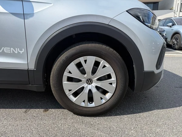 VOLKSWAGEN T-Cross (2025) — foto 13 van 20